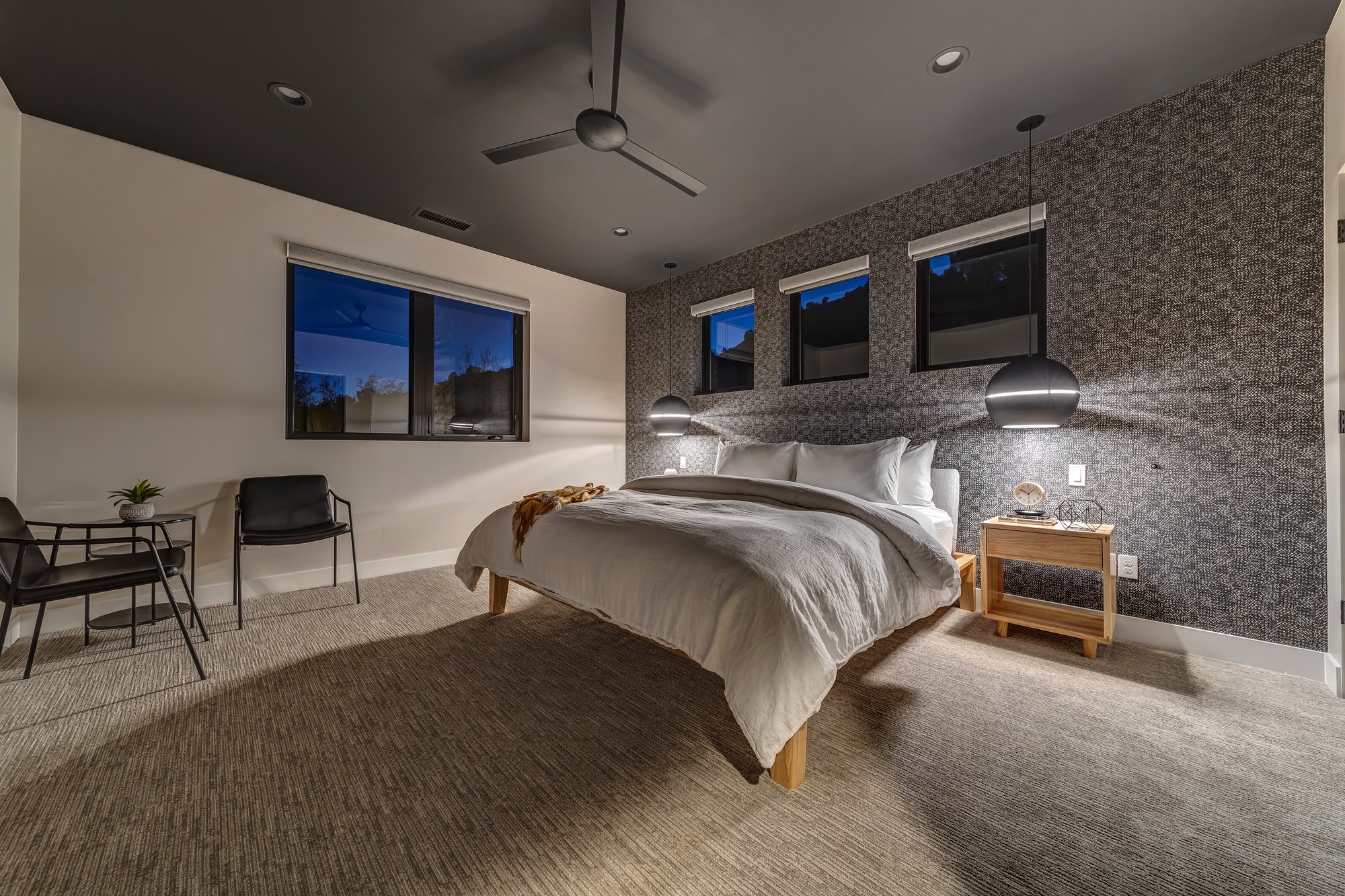 Johnson Mountain Villa Blue Hour007